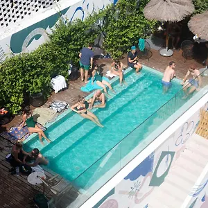 Hostel Selina Secret Garden Lissabon